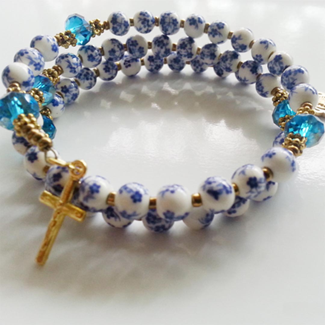 Five Decade Coil Rosary Bracelet - Blue/White Porcelain Beads